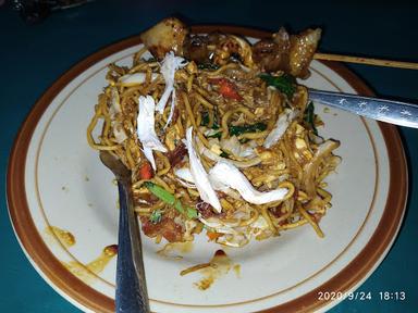 NASI GORENG DAN MIE GORENG