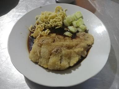 PEMPEK AMPERA DAN ES PUTER AMPERA