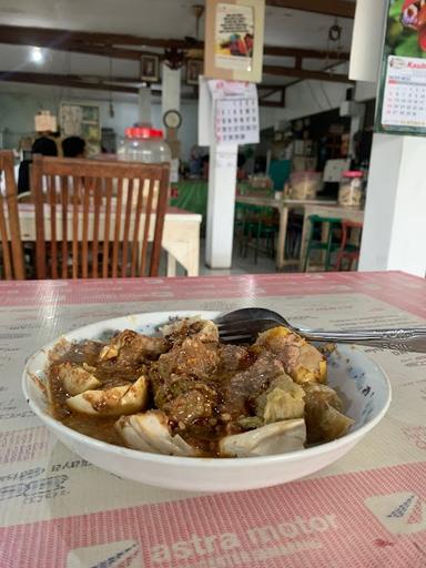 RUMAH MAKAN SIOMAY BANDUNG IBU MARLINA