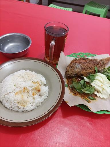 WARUNG PECEL LELE PODO NDUWENI LAMONGAN