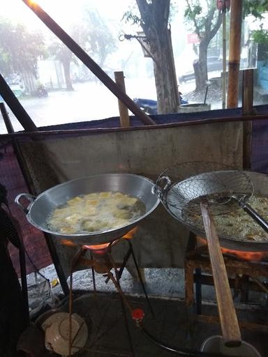 WARUNG PECEL LELE PODO NDUWENI LAMONGAN