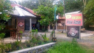 AIS CAFE & RESTO