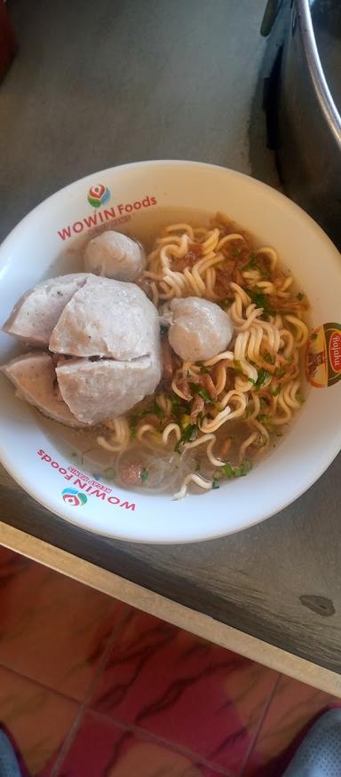 BAKSO & MIE AYAM LESTARI