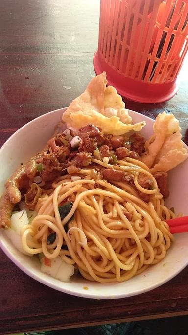 MIE AYAM & BAKSO KINASIH