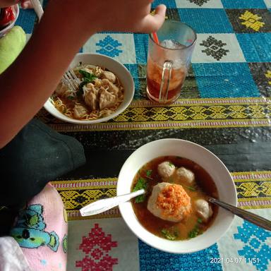 BAKSO KUNING PAK EKO