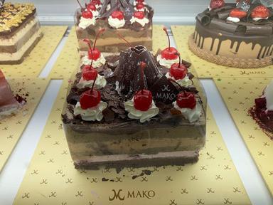 MAKO CAKE & BAKERY PLAZA ATRIUM SENEN