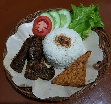 MAK ROS - BEBEK & AYAM SAMBEL ANDALIMAN