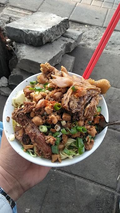 MIE AYAM PANGSIT PAK SUTINO