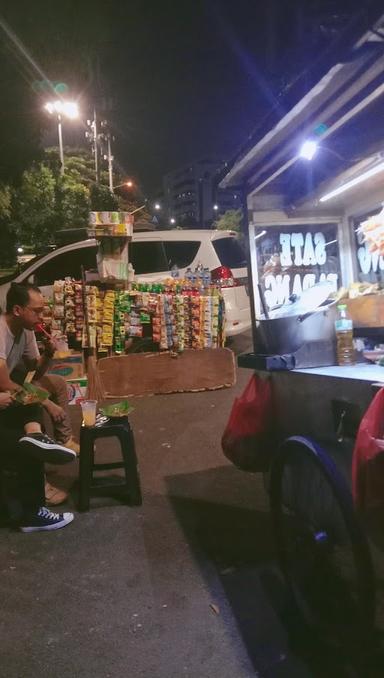 SATE PADANG ANIH 99 LAPANGAN BANTENG SELATAN