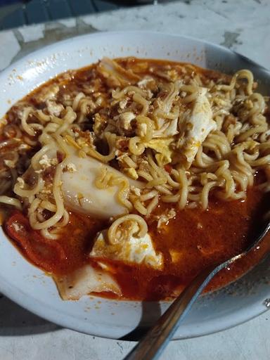 SEBLAK DAN INDOMIE