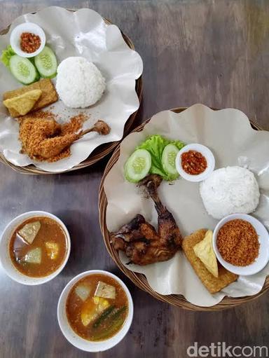 WARUNG SOTO BATOK