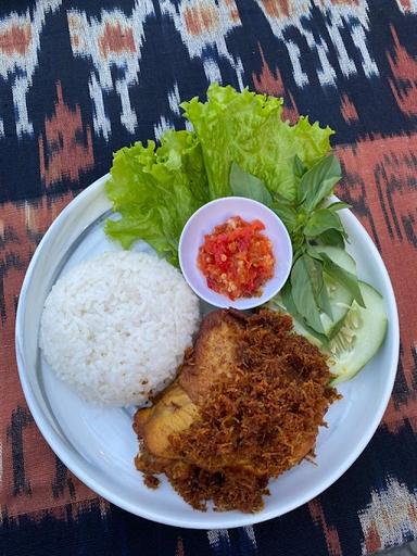 BAKMI JAWA & AYAM LAOS PAK MUN