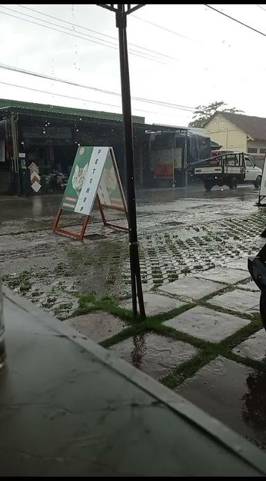 LESEHAN SOP AYAM KLATEN HAMDALLAH 2