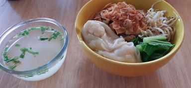 MIE AYAM BANGKA & BAKSO AC SENTOLO