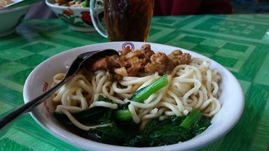 MIE AYAM DAN BAKSO MAS TRI