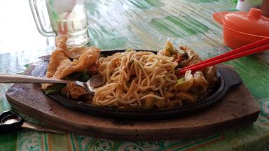 MIE AYAM OMAH NDELIK