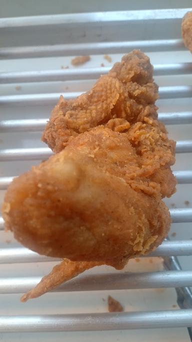 MAW FRIED CHICKEN CABANG GERUDUK