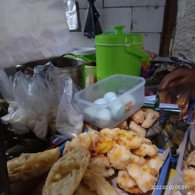 NASI UDUK TEH LINA