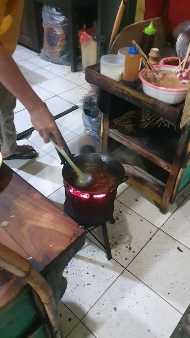 SATE TONGSENG PAK YUDI