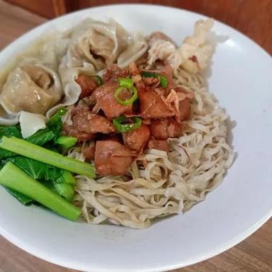 BAKSO MIE PELITA