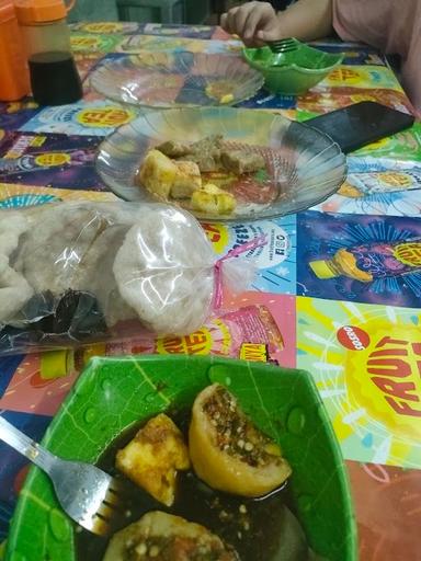 PEMPEK GOYANG LIDAH