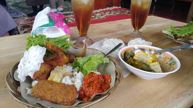 NASI LIWET ALA UWA