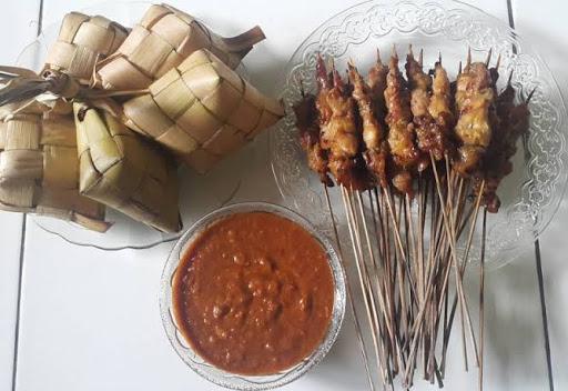 SATE AYAM AMBAL KHAS KEBUMEN