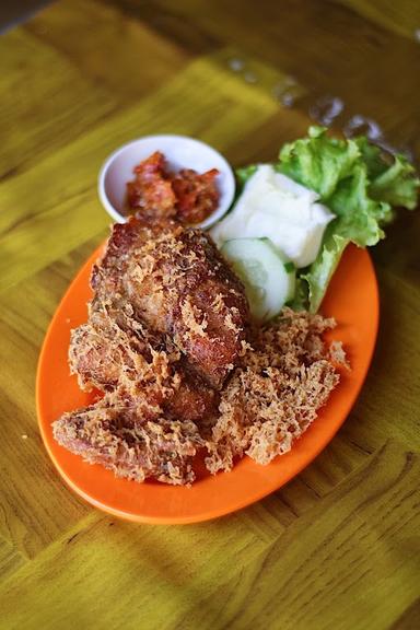 AYAM BAKAR AYEM TENTREM SUNARMAN