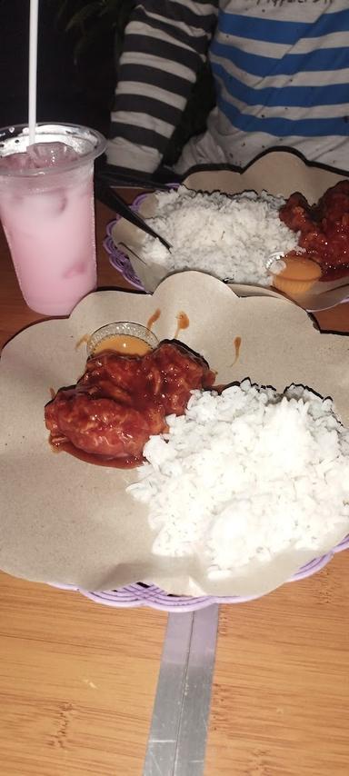 AYAM GEPREK PETUALANG