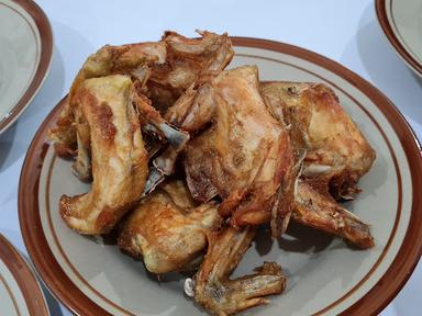 AYAM GORENG KAMPUNG MBAK DEWI