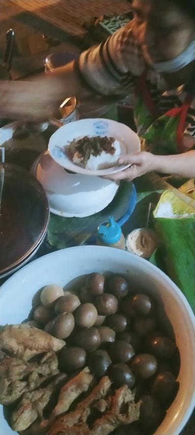 BUBUR LEMU & NASI GUDEG BU PRAPTI