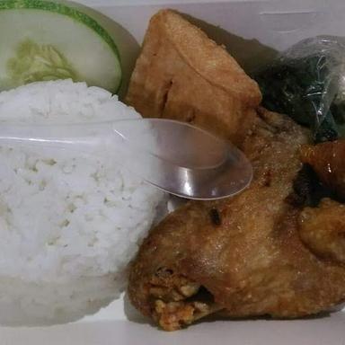 EAT-EAT AYAM GEPREK