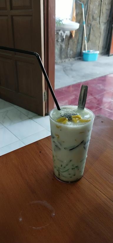 ESEME KOPITIAM