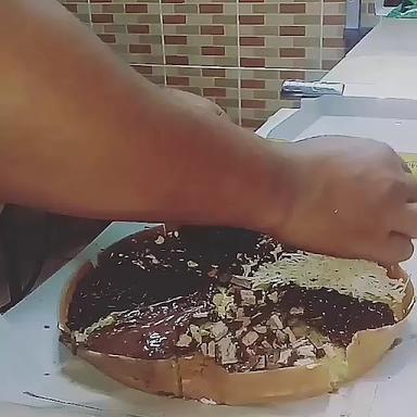 MARTABAK BANGKA MENTENG 58 SOLO