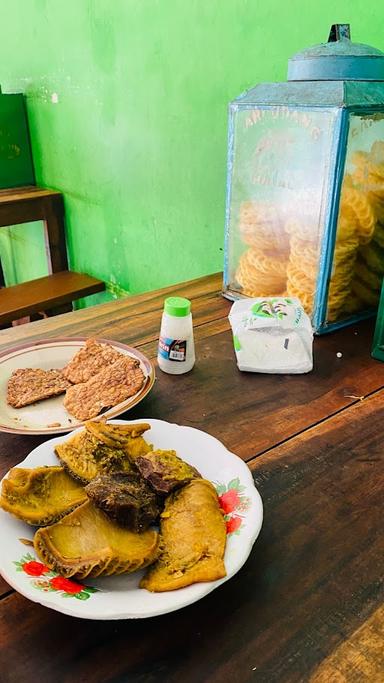 SOTO KWALI DAGING SAPI & AYAM PAK SRI