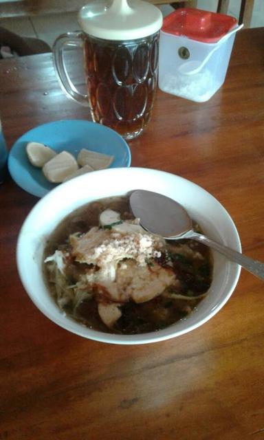 SOTO LAMONGAN MBAK SILVI. SEDIA RAWON DAN PECEL