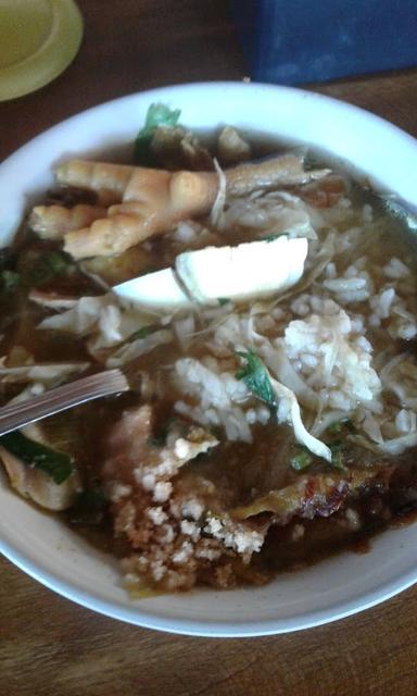 SOTO LAMONGAN MBAK SILVI. SEDIA RAWON DAN PECEL