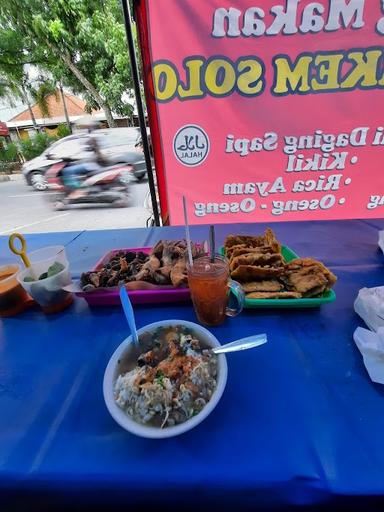 WARUNG MAKAN SOTO SARKEM SOLO