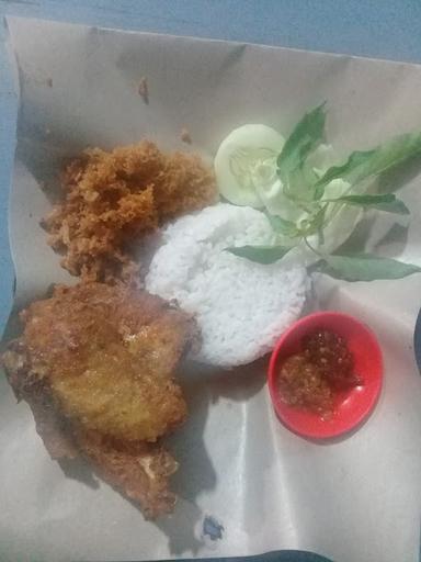 WARUNG NASI UDUK BU SUGI (DEPAN PASAR HARJODAKSINO/GEMBLEGAN)