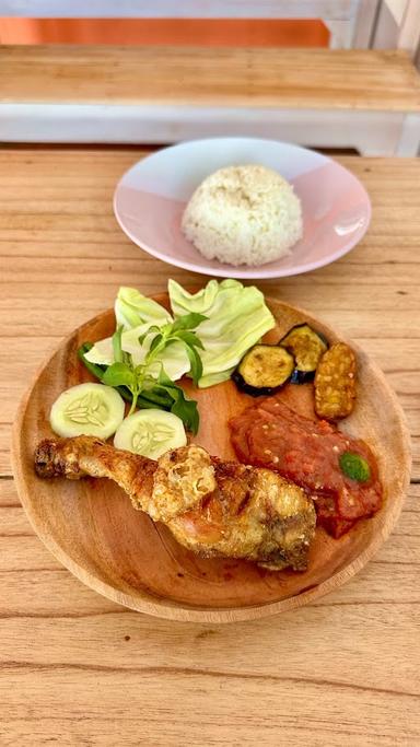 WARUNG MAKAN CAK DE