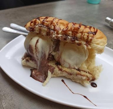 ROTI BAKAR 88 GRANADA SQUARE BSD