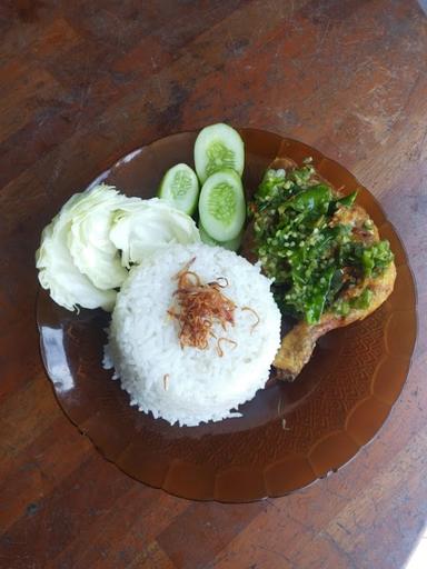 AYAM BAKAR & AYAM PENYET CABE IJO SEDERHANA