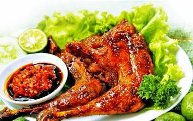 AYAM BAKAR BAMBU HITAM