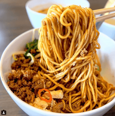 BAKMI MIPOLO / YEN PAO