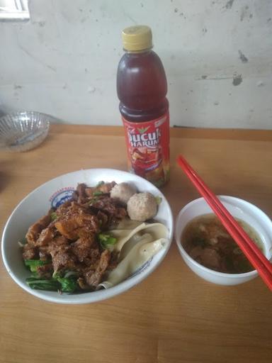 BAKSO IGA & MIE AYAM CEKER