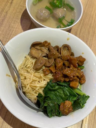 BAKSO LAPANGAN TEMBAK SENAYAN ITC BSD