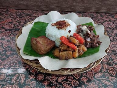 GUDEG JOGJA TUMARITIS