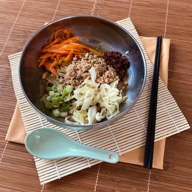 LAHMEN (VEGETARIAN RAMEN)