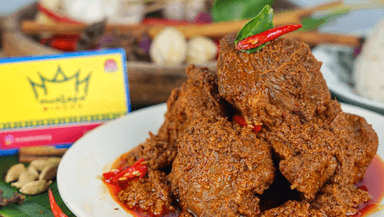 MUSTAFA MINANG JURAGAN NASI PADANG