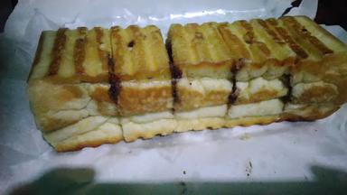 ROTI BAKAR BANDUNG 89 LEGUTI